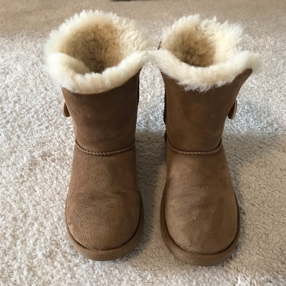Girls authentic Uggs